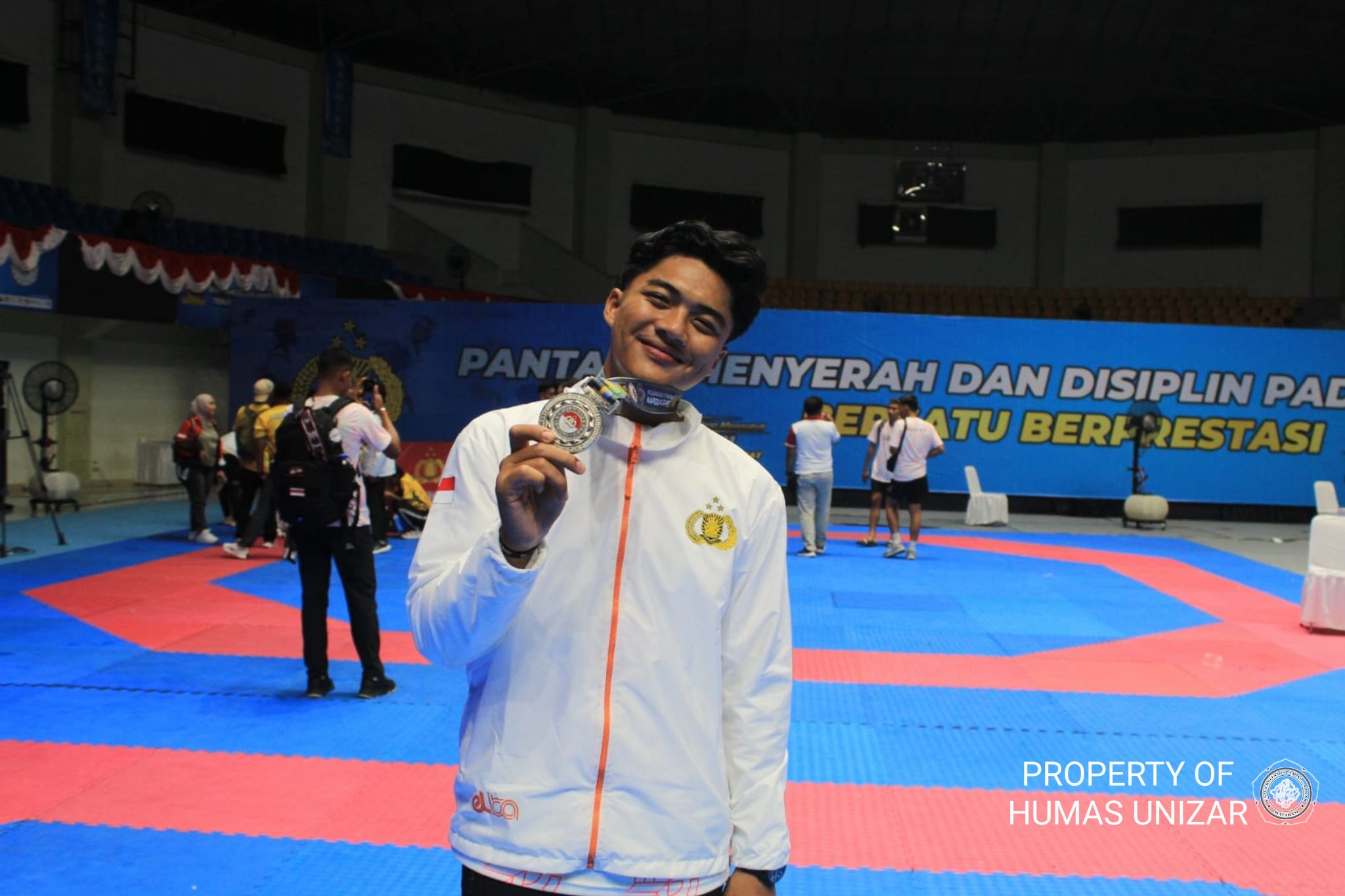 Tiga Mahasiswa Fakultas Hukum UNIZAR Ukir Prestasi Olahraga, Raih Emas, Perak, dan Perunggu